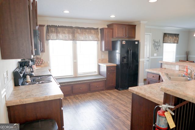 28 Redwood Circle, Newnan, GA 30263