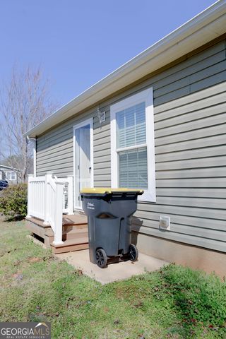 28 Redwood Circle, Newnan, GA 30263