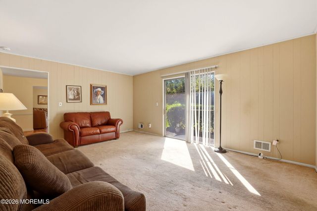42 Hidden Stream Road, Freehold, NJ 07728
