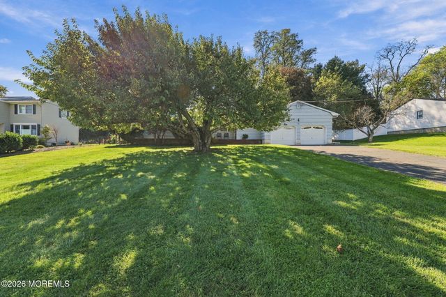 42 Hidden Stream Road, Freehold, NJ 07728