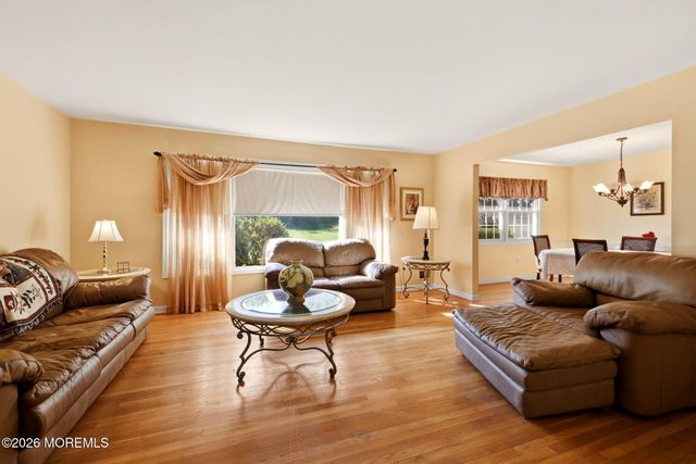 42 Hidden Stream Road, Freehold, NJ 07728