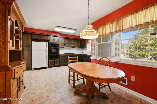 42 Hidden Stream Road, Freehold, NJ 07728
