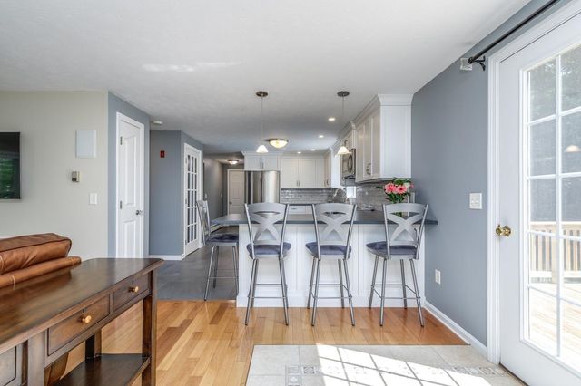 27 Aldrich Street, Litchfield, NH 03052