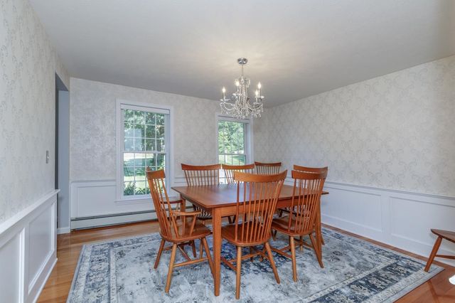 27 Aldrich Street, Litchfield, NH 03052