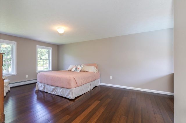 27 Aldrich Street, Litchfield, NH 03052