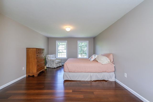 27 Aldrich Street, Litchfield, NH 03052