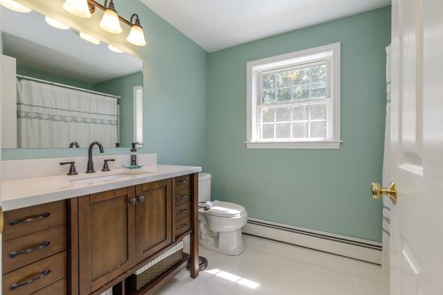 27 Aldrich Street, Litchfield, NH 03052