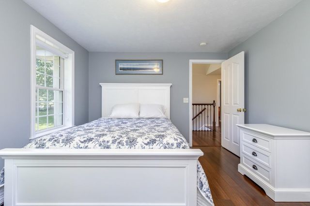 27 Aldrich Street, Litchfield, NH 03052