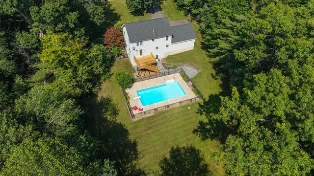 27 Aldrich Street, Litchfield, NH 03052