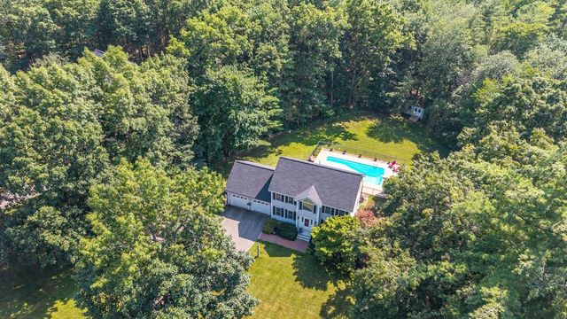 27 Aldrich Street, Litchfield, NH 03052