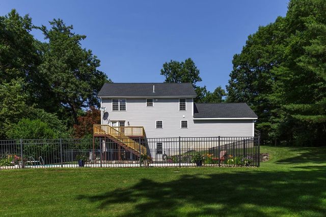 27 Aldrich Street, Litchfield, NH 03052
