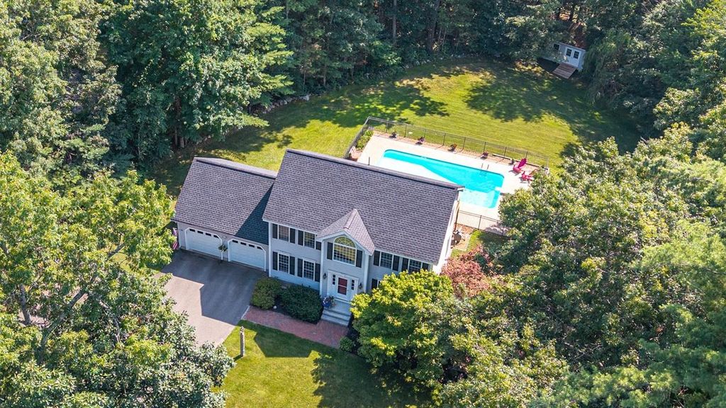 27 Aldrich Street, Litchfield, NH 03052
