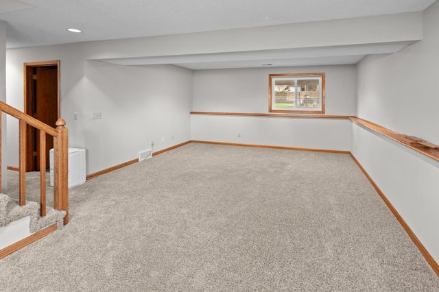 2408 Crestmount Lane, Burnsville, MN 55306