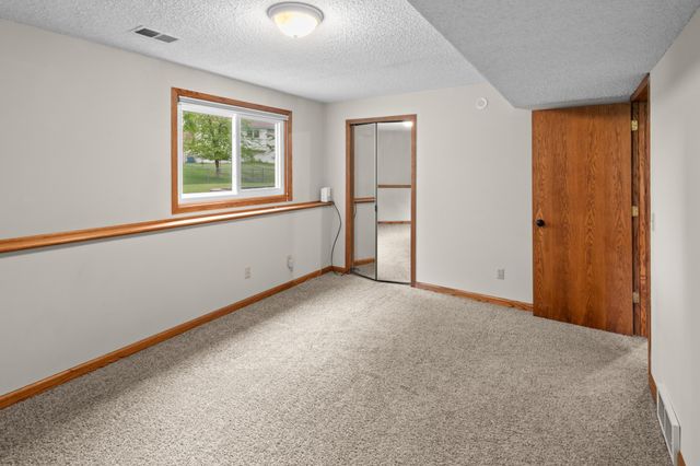 2408 Crestmount Lane, Burnsville, MN 55306