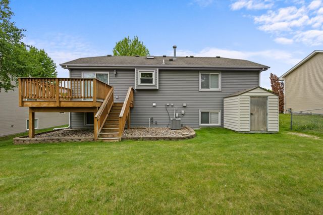 2408 Crestmount Lane, Burnsville, MN 55306