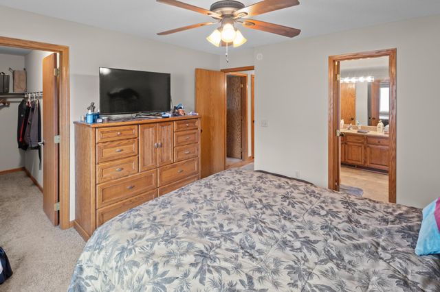 2408 Crestmount Lane, Burnsville, MN 55306