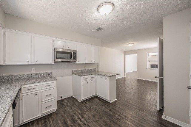 876 Dogwood Trail, Lancaster, TX 75146