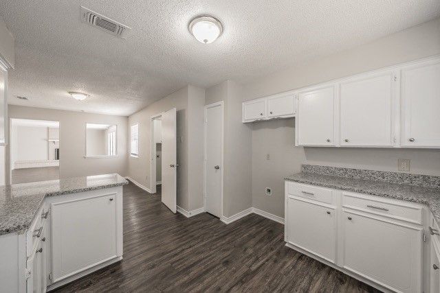 876 Dogwood Trail, Lancaster, TX 75146