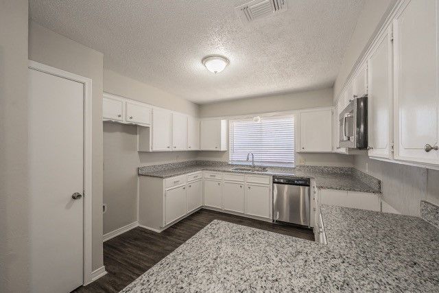 876 Dogwood Trail, Lancaster, TX 75146