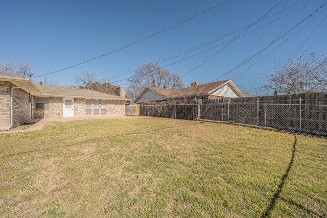 876 Dogwood Trail, Lancaster, TX 75146