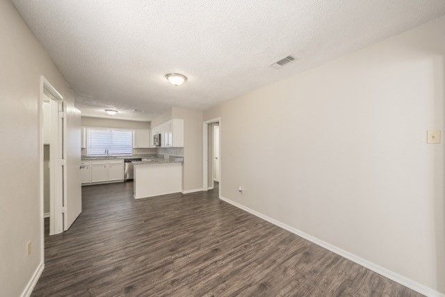 876 Dogwood Trail, Lancaster, TX 75146