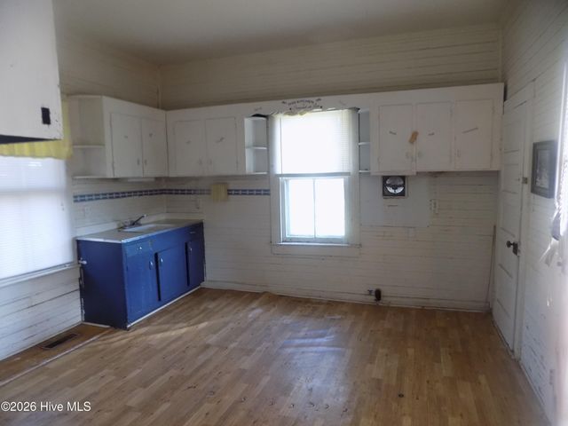 1527 Hwy 123 S, Hookerton, NC 28538