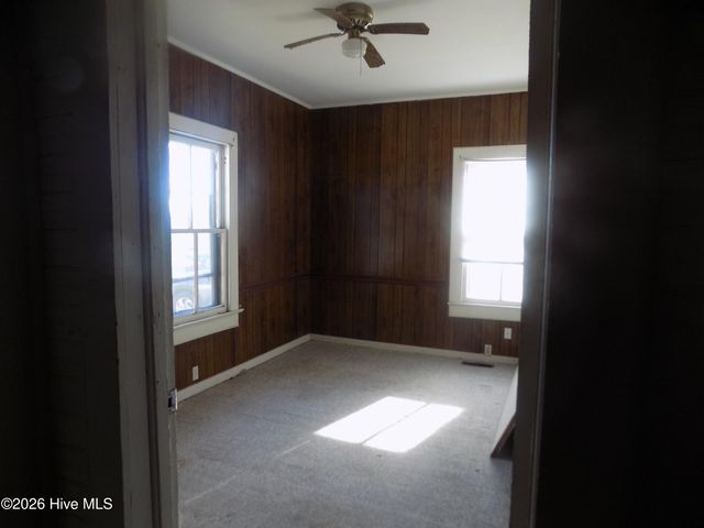 1527 Hwy 123 S, Hookerton, NC 28538