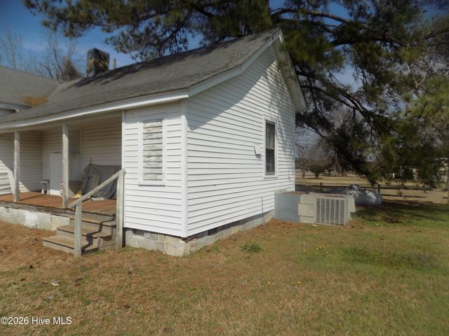 1527 Hwy 123 S, Hookerton, NC 28538