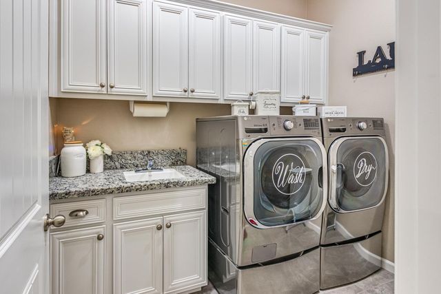 3112 Jaffrey St, Roseville, CA 95747