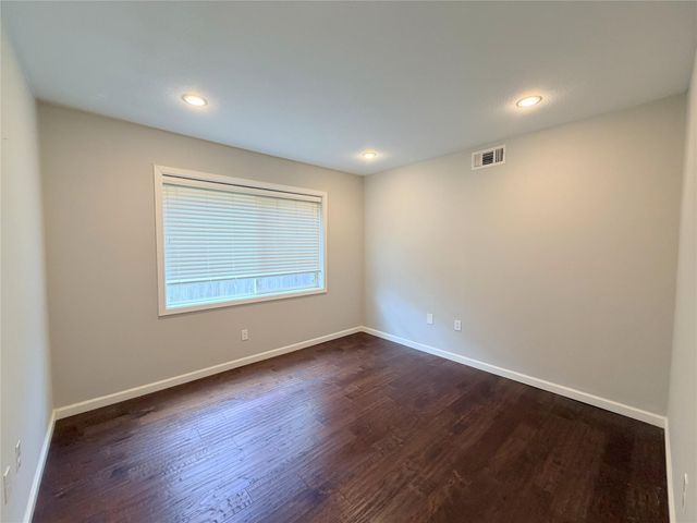 5019 Yarwell Drive, Houston, TX 77096