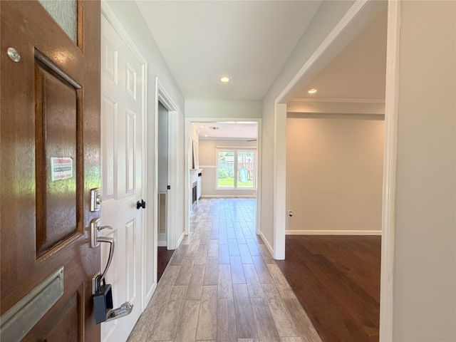 5019 Yarwell Drive, Houston, TX 77096