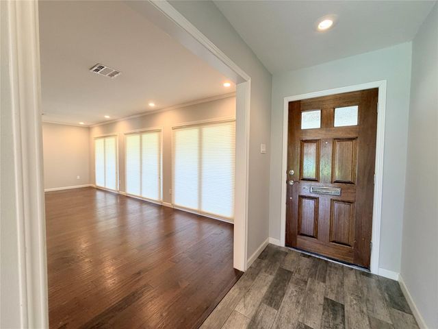 5019 Yarwell Drive, Houston, TX 77096