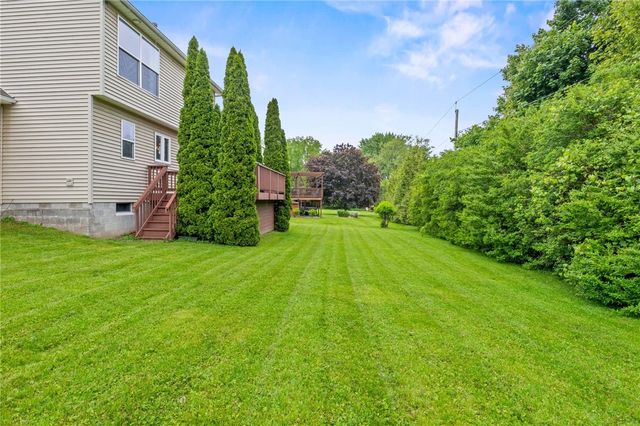 52 Cashmere Lane, Irondequoit, NY 14609