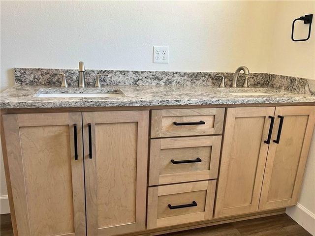 2101 E Cow Creek Lane, Pittsburg, KS 66762