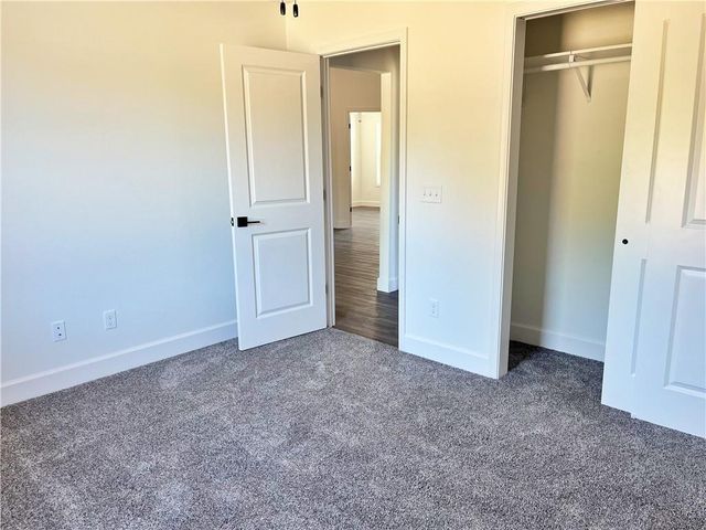 2101 E Cow Creek Lane, Pittsburg, KS 66762