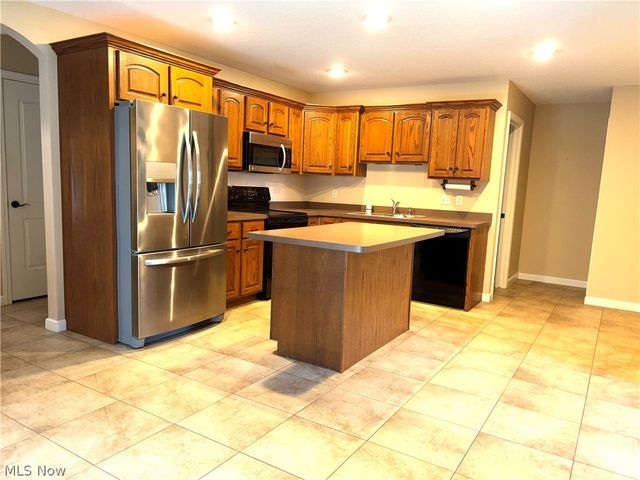 12 Cambridge Glen, Columbiana, OH 44408