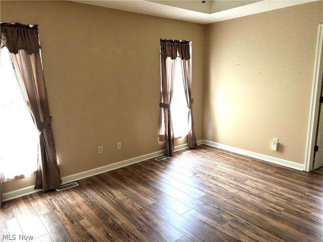 12 Cambridge Glen, Columbiana, OH 44408
