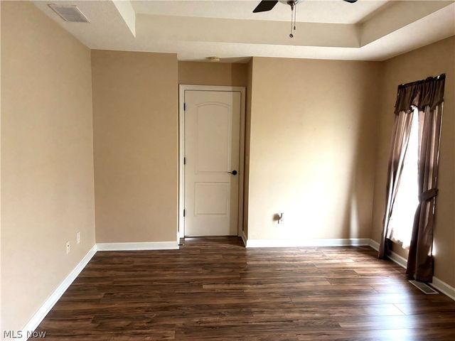 12 Cambridge Glen, Columbiana, OH 44408