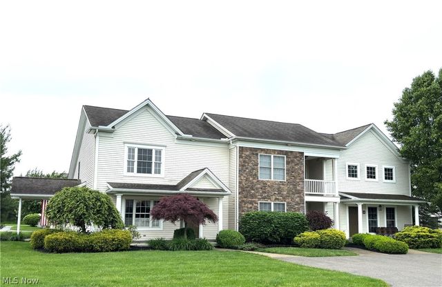 12 Cambridge Glen, Columbiana, OH 44408