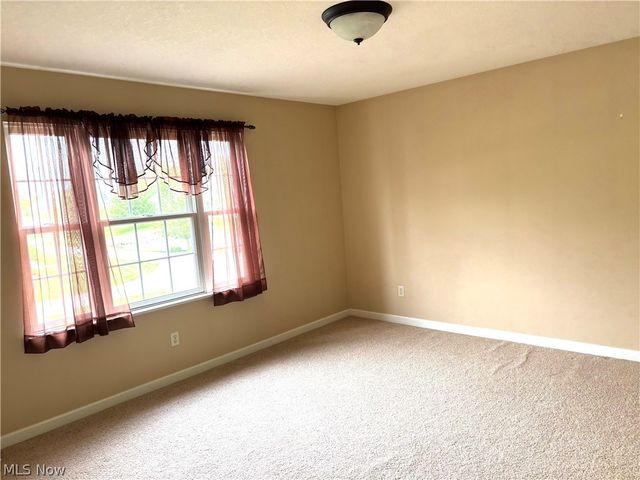 12 Cambridge Glen, Columbiana, OH 44408