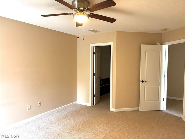 12 Cambridge Glen, Columbiana, OH 44408