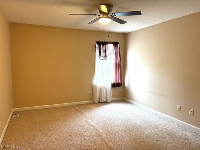 12 Cambridge Glen, Columbiana, OH 44408