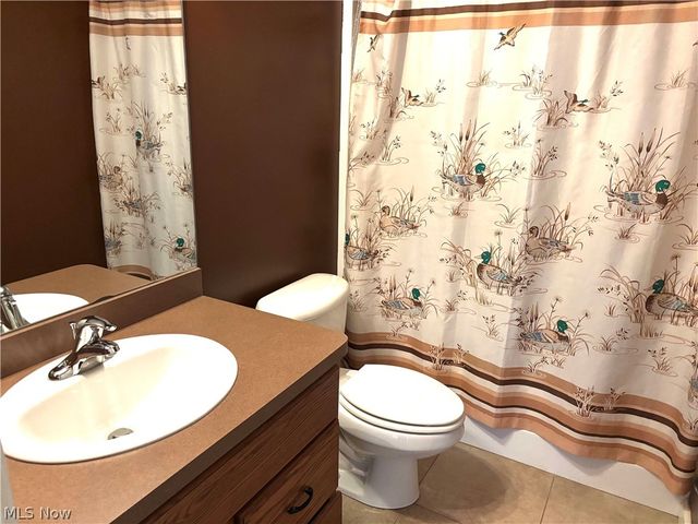 12 Cambridge Glen, Columbiana, OH 44408