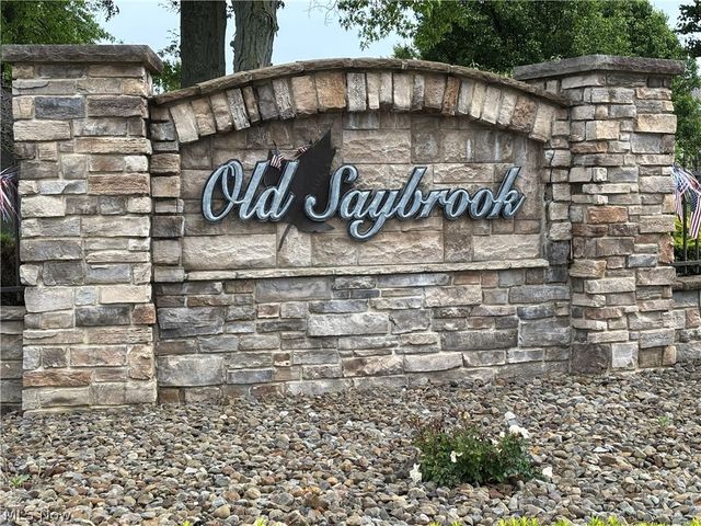 12 Cambridge Glen, Columbiana, OH 44408