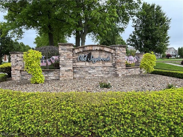12 Cambridge Glen, Columbiana, OH 44408
