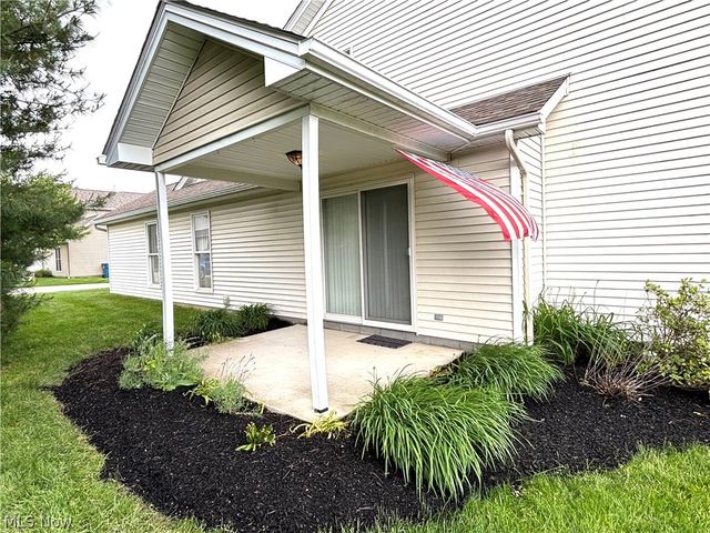 12 Cambridge Glen, Columbiana, OH 44408