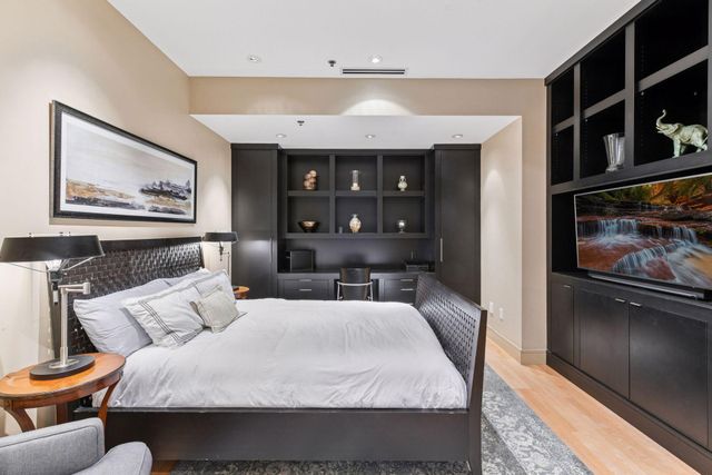 601 Marquette Avenue 403, Minneapolis, MN 55402