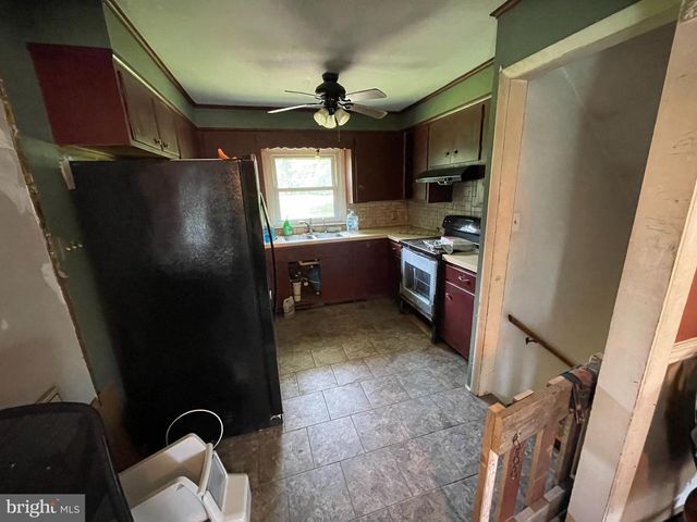 4 TRUCE RD, New Providence, PA 17560