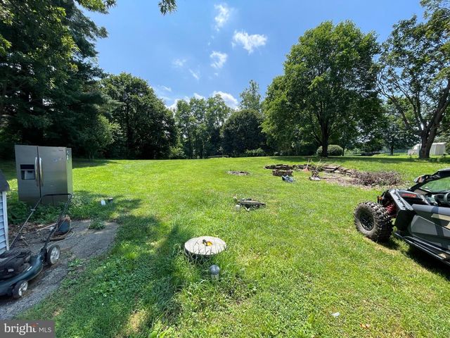 4 TRUCE RD, New Providence, PA 17560