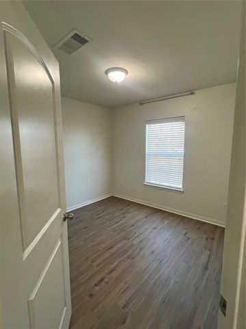 5502 Rainbow Road, Baytown, TX 77523